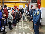 Ростовская АЭС: дети работников атомной станции побывали на экскурсии в пожарной части
