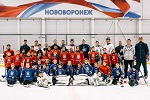 Нововоронежская АЭС: известный вратарь Михаил Бирюков провёл в Нововоронеже мастер-класс по хоккею 