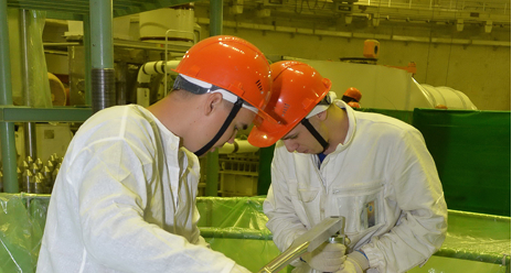 Fuel assembly imitators (FAI) loading into the reactor has begun at starting power unit No 4 of Rostov NPP