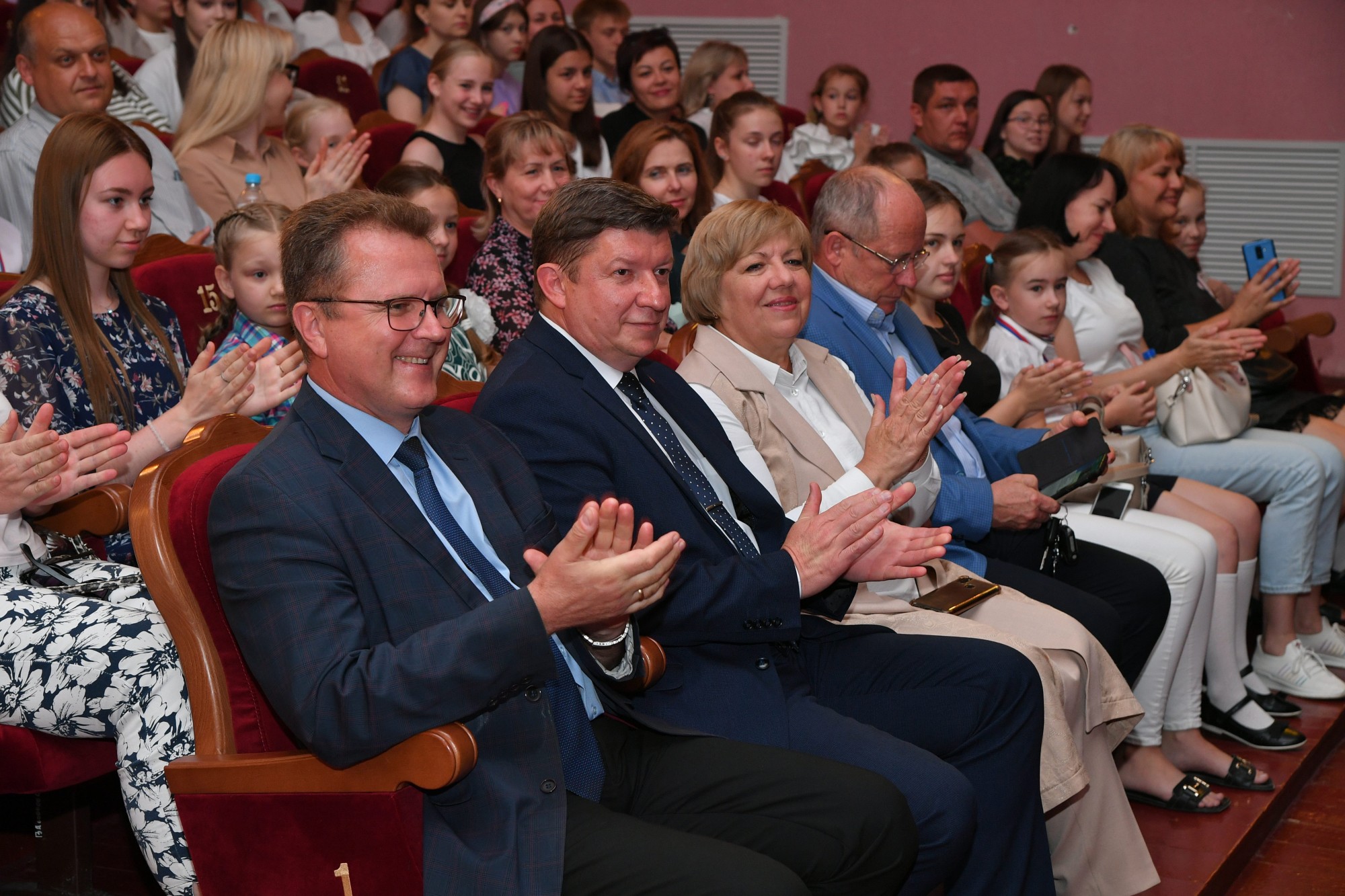 160 детей Волгодонска победили в проекте «Школьник Росатома. Собери портфель пятерок» и получили подарки от Ростовской АЭС 