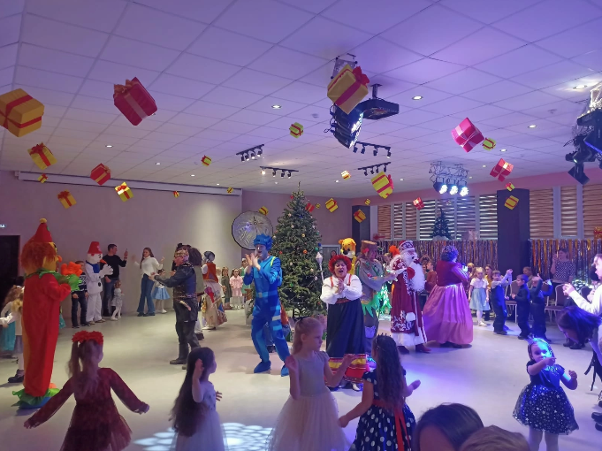 Свыше полутора тысяч детей г. Курчатова стали участниками новогодних программ от профсоюза Курской АЭС