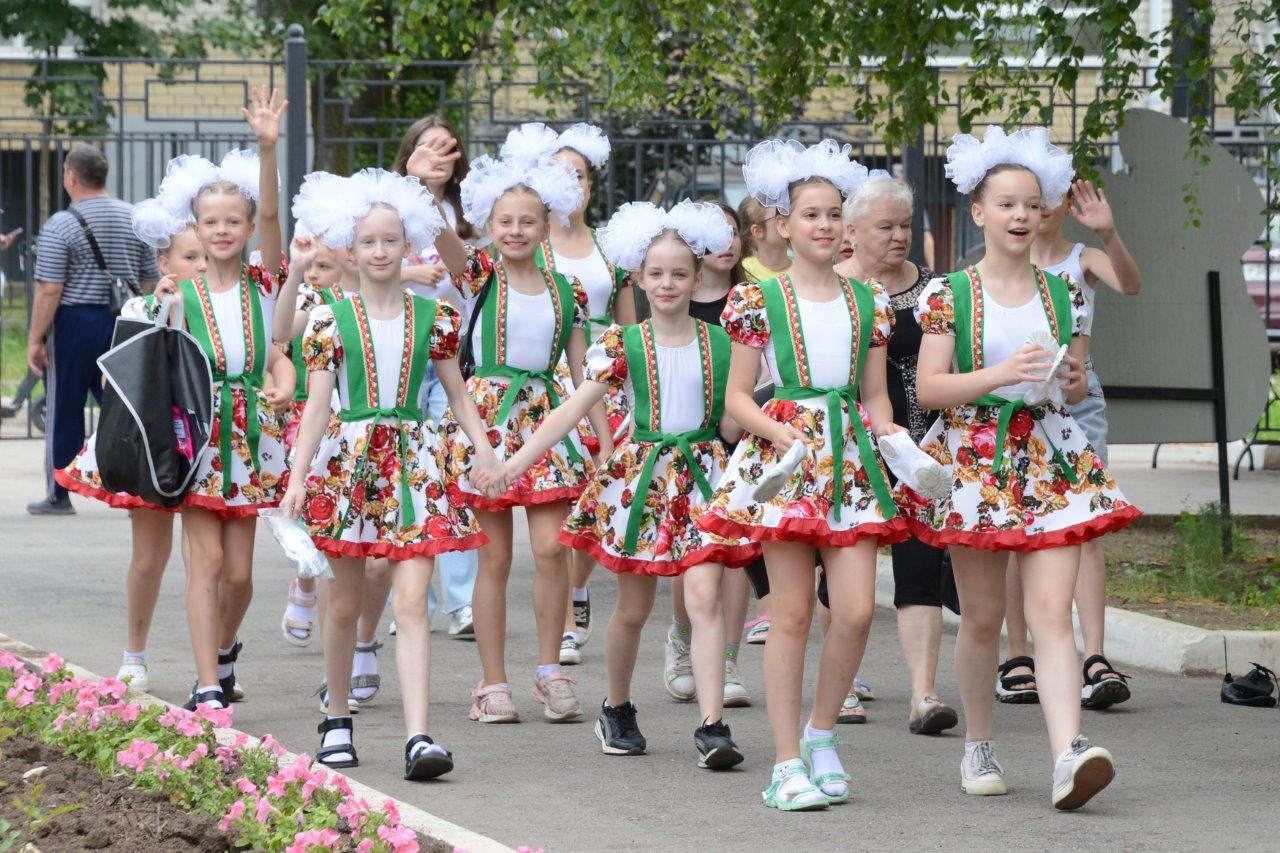 Балаковские школьники отпраздновали начало каникул вместе с Балаковской АЭС 