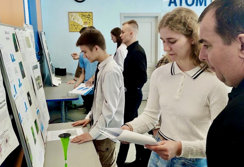 В Нововоронеже при поддержке атомщиков прошёл конкурс для юных химиков, физиков и биологов