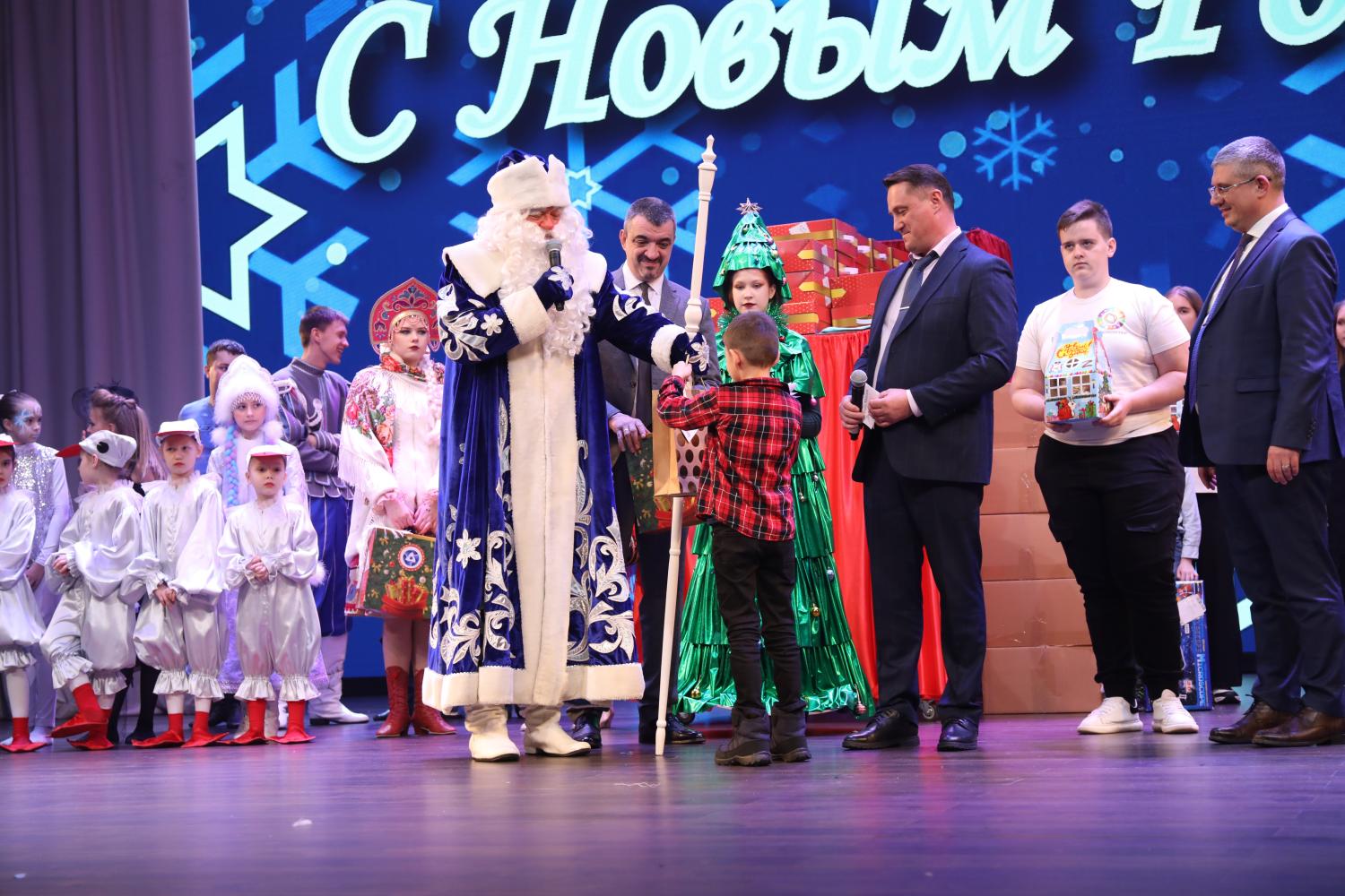 Смоленская АЭС: атомщики исполнили новогодние мечты детей Десногорска