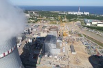 На площадке Ленинградской АЭС-2 сооружение обстроя здания реактора энергоблока №2 ВВЭР-1200 ведется в графике