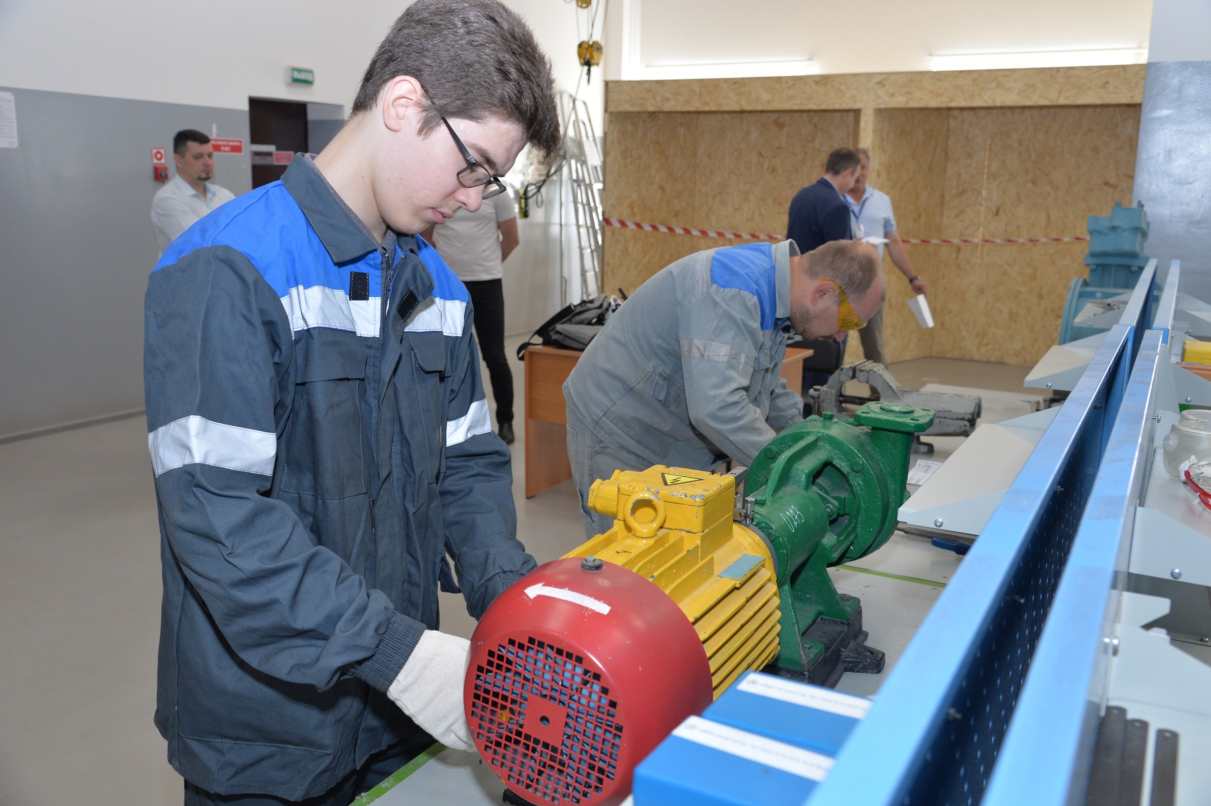 На Ростовской АЭС определили лучшего слесаря по ремонту реакторно-турбинного оборудования
