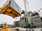 Нововоронежская АЭС-2: на строящемся энергоблоке №2 завершена установка крана транспортной эстакады  