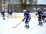 Сборная Белоярской АЭС по хоккею выиграла первый матч Ночной хоккейной лиги на открытом льду 