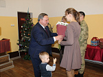 Директор Ленинградской АЭС вручил военным ключи от 23 квартир 
