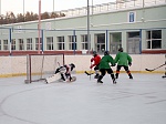 Белоярская АЭС: благодаря станции в Заречном обновили хоккейный корт с уникальным покрытием