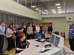 На Белоярской АЭС старшеклассникам дали поуправлять энергоблоком на  тренажёре