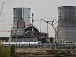 На строительной площадке Курской АЭС-2 продолжается покраска градирен