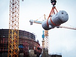 Ленинградская АЭС: на энергоблоке №2 ВВЭР-1200 все четыре парогенератора установлены на штатное место с использованием метода «open top» 