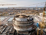 На строящемся энергоблоке Ленинградской АЭС-2 завершено сооружение стен баковых помещений конструкций обстроя здания реактора 